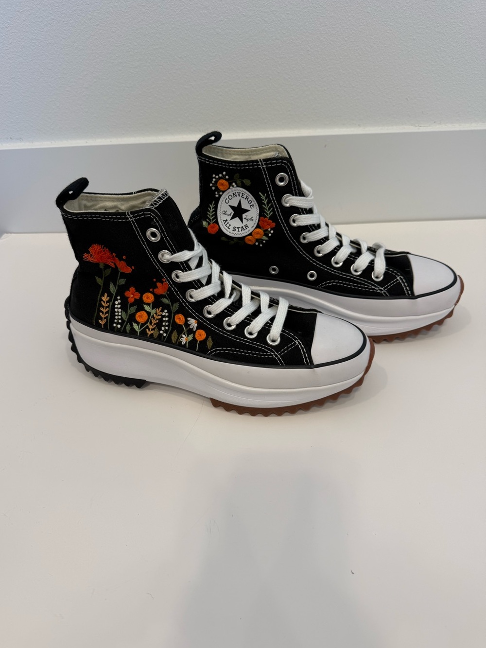 NWOB Converse Run Star Hike Platform Black Floral Embroidered Sneakers 8.5 Boho
